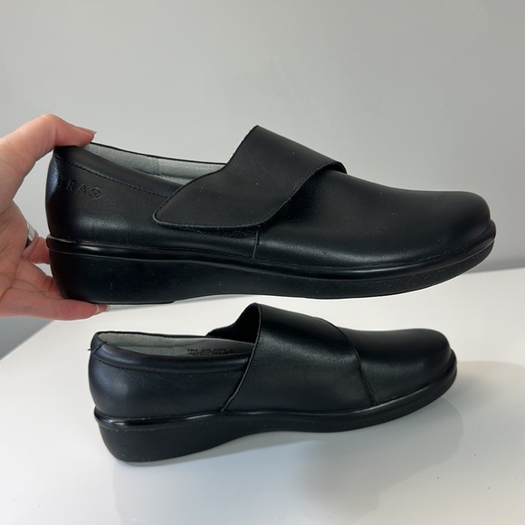 Traq by Alegria Qin BlackNappa Leather Shoes Size 41/10.5-11 - Picture 16 of 16